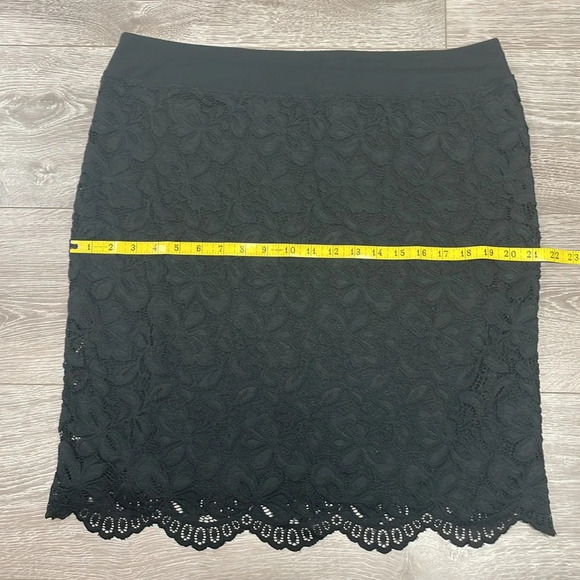 NWOT J. Jill Wearever Collection Black Scalloped Hem Pull On Pencil Skirt L - Picture 5 of 13